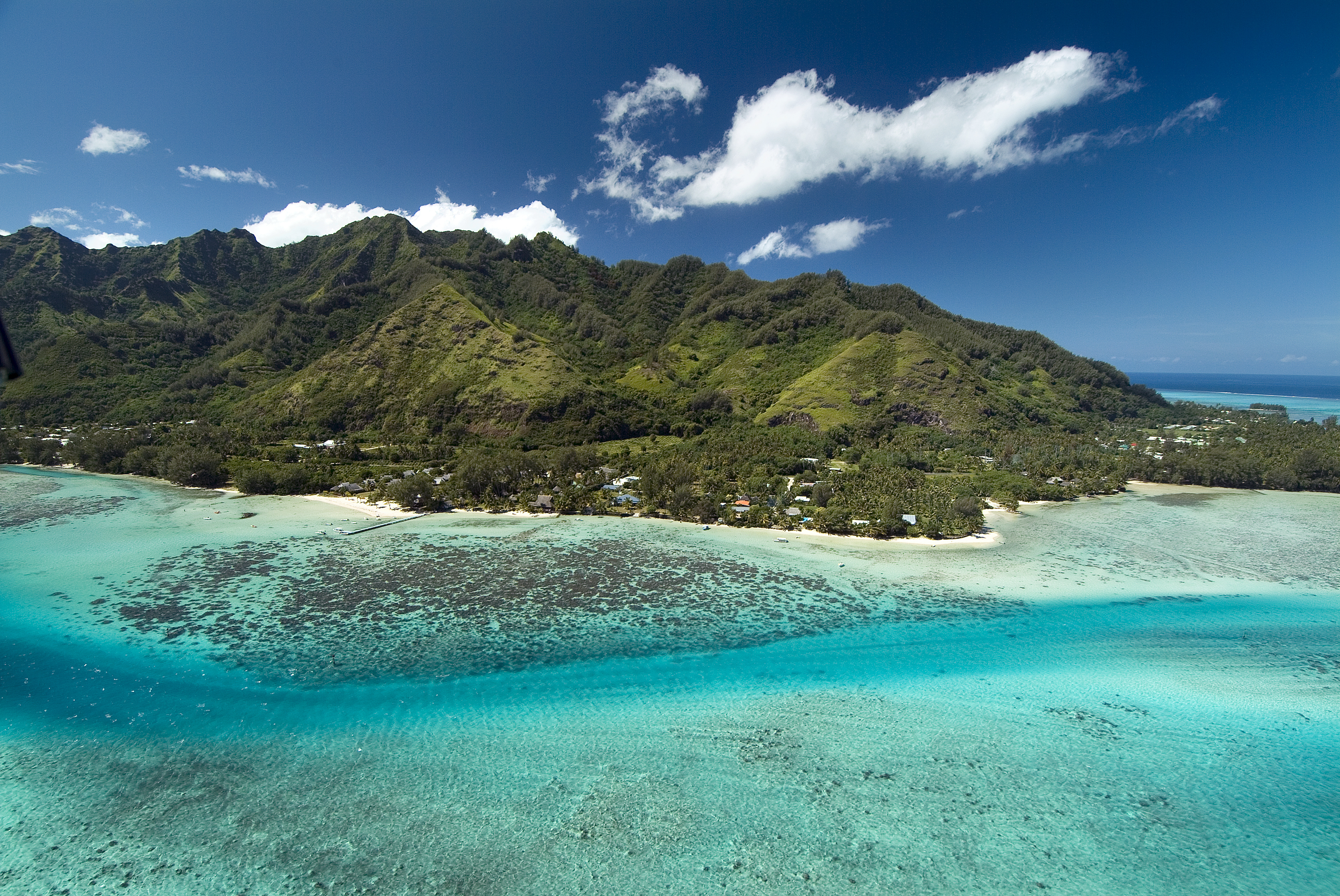 https://tahititourisme.ch/wp-content/uploads/2018/01/2011_MOZ_O_-HMLR-Overview30.jpg
