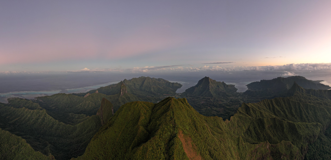 https://tahititourisme.ch/wp-content/uploads/2023/04/MooreaByFoot_photocouverture_1140x550px.png